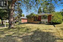 15 CARWYN Crescent | Hamilton Ontario | Slide Image Two