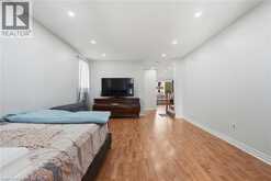 31 PEACHWOOD Crescent | Hamilton Ontario | Slide Image Eight