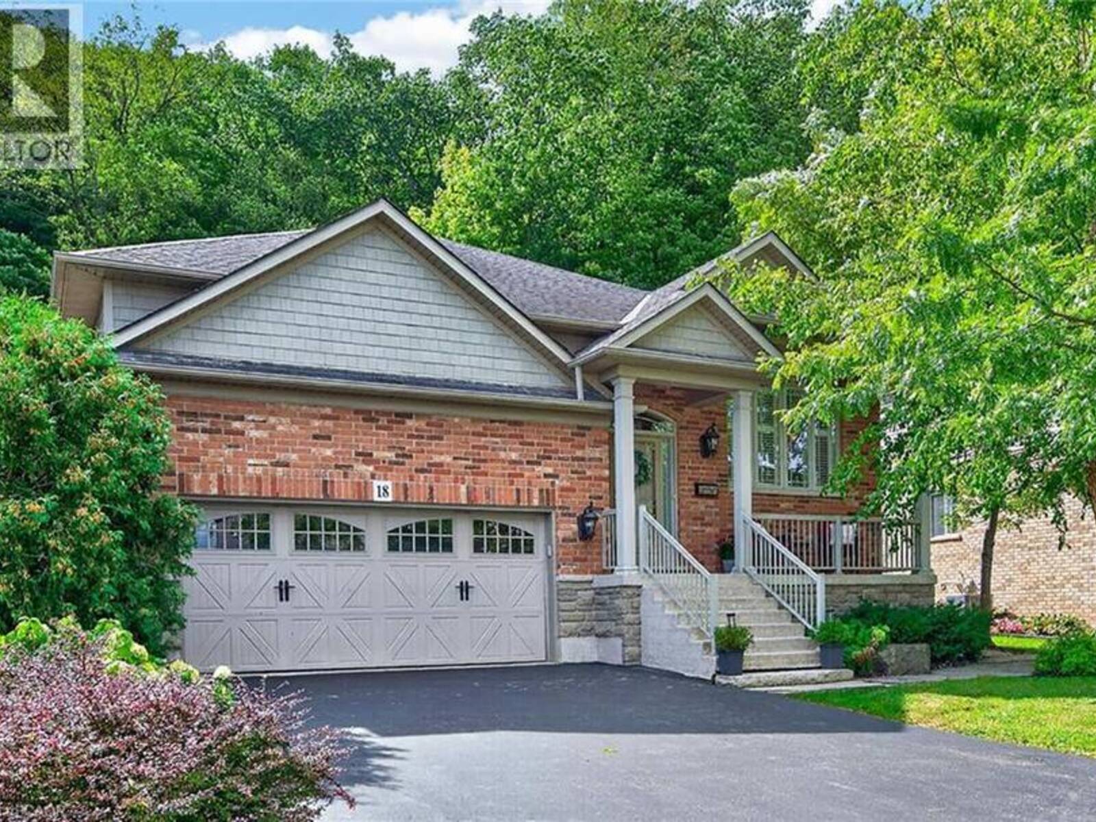 18 HEATHCOTE Court, Grimsby, Ontario L3M 0A6