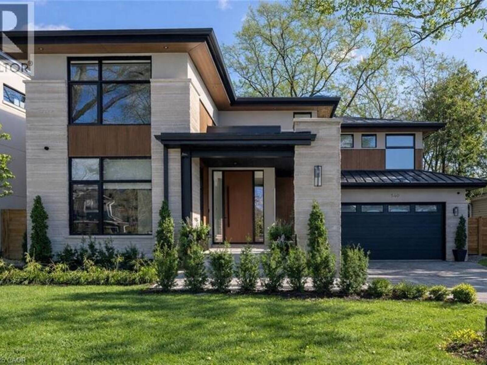 540 PATRICIA Drive, Oakville, Ontario L6K 1M2