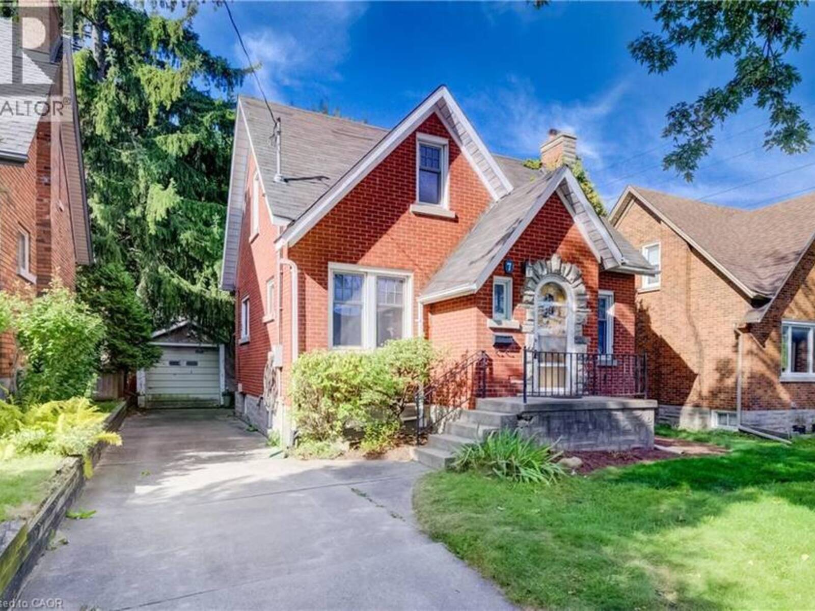 7 LOCUST Street, Kitchener, Ontario N2H 1W6