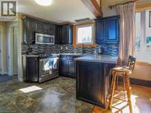 1635 LAKESHORE Road | Clear Creek Ontario | Slide Image Six