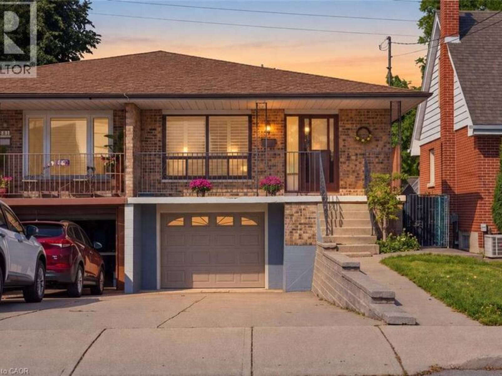 564 COCHRANE Road, Hamilton, Ontario L8K 3H5