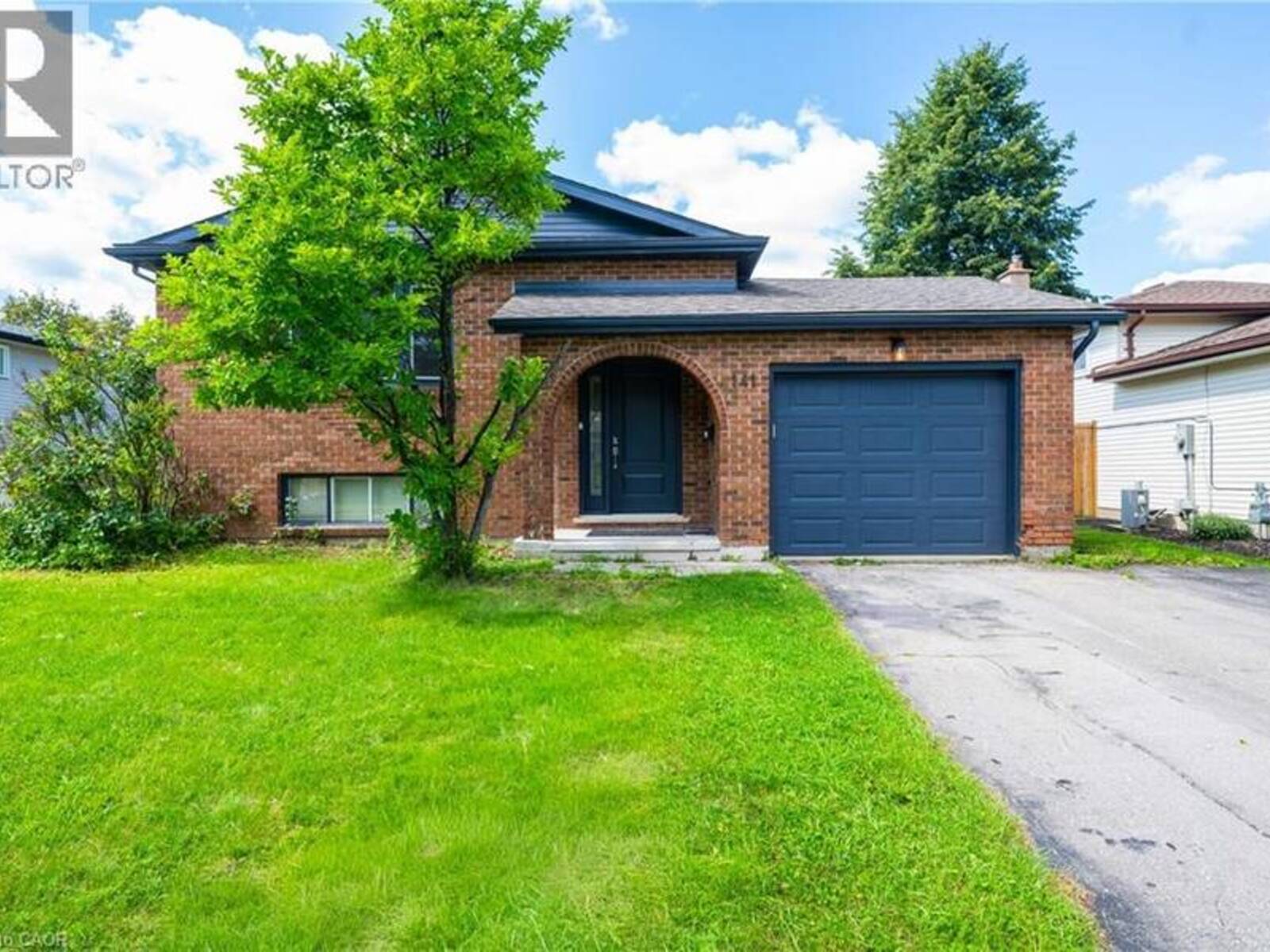 141 CEDAR CREST Street, Kitchener, Ontario N2N 2A6