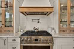 204 FALLINGBROOK Drive | Ancaster Ontario | Slide Image Thirteen