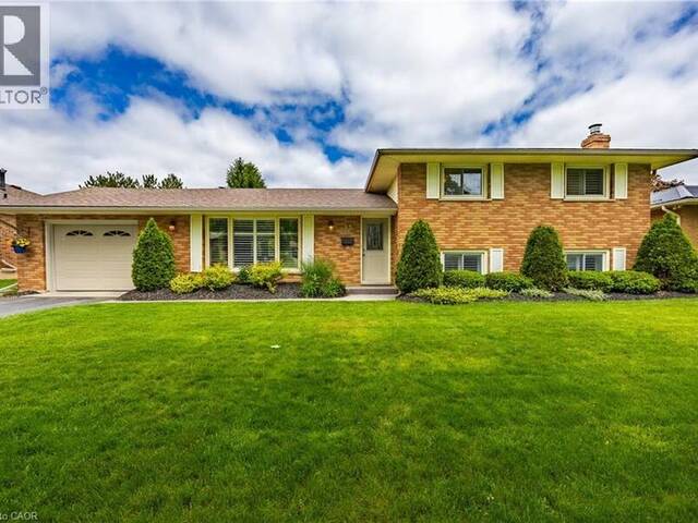 43 BERKLEY Crescent Simcoe Ontario, N3Y 2K3 - 3 Bedrooms Home For Sale