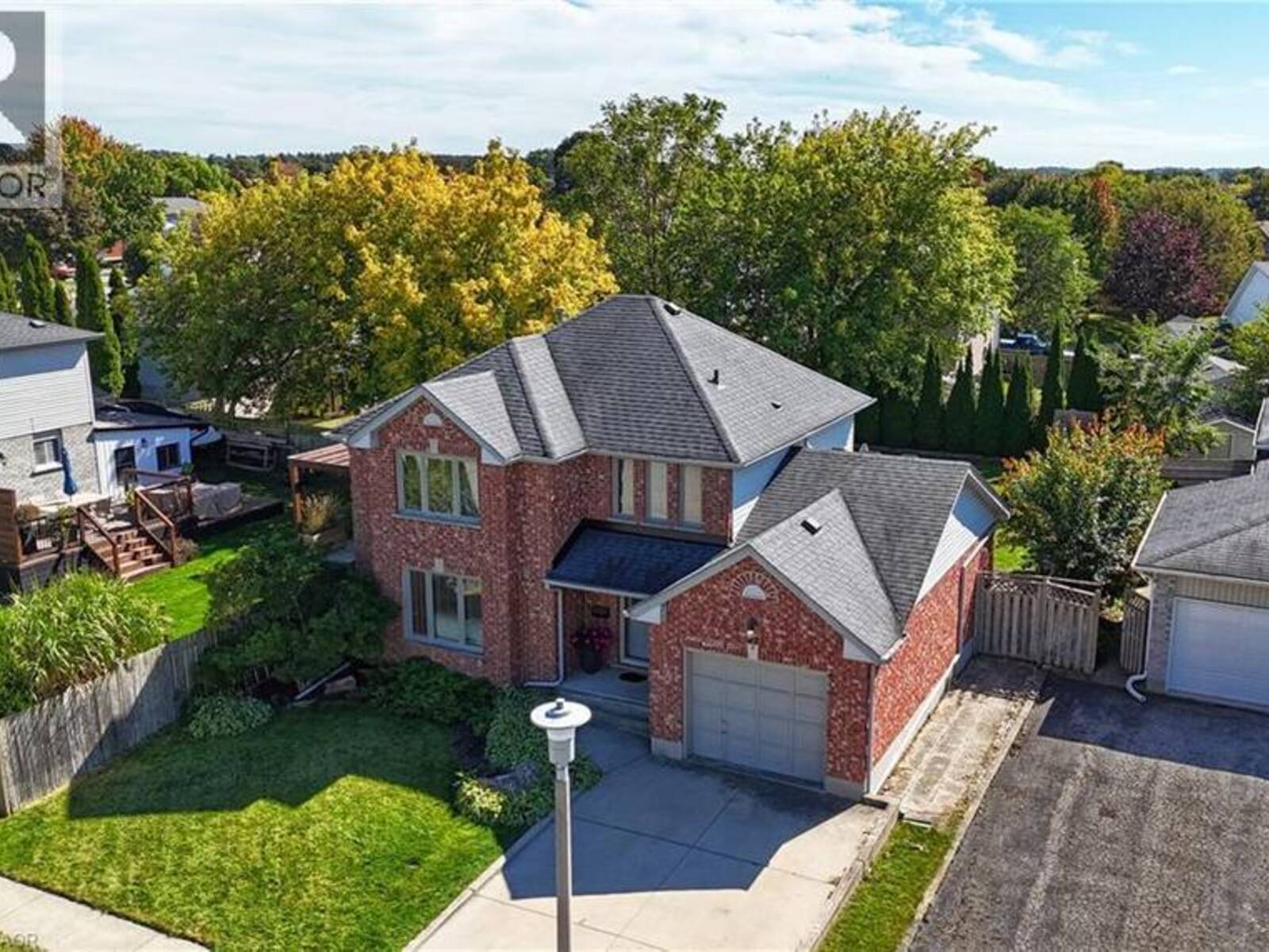 37 WOODCROFT Place, Cambridge, Ontario N1P 1B1