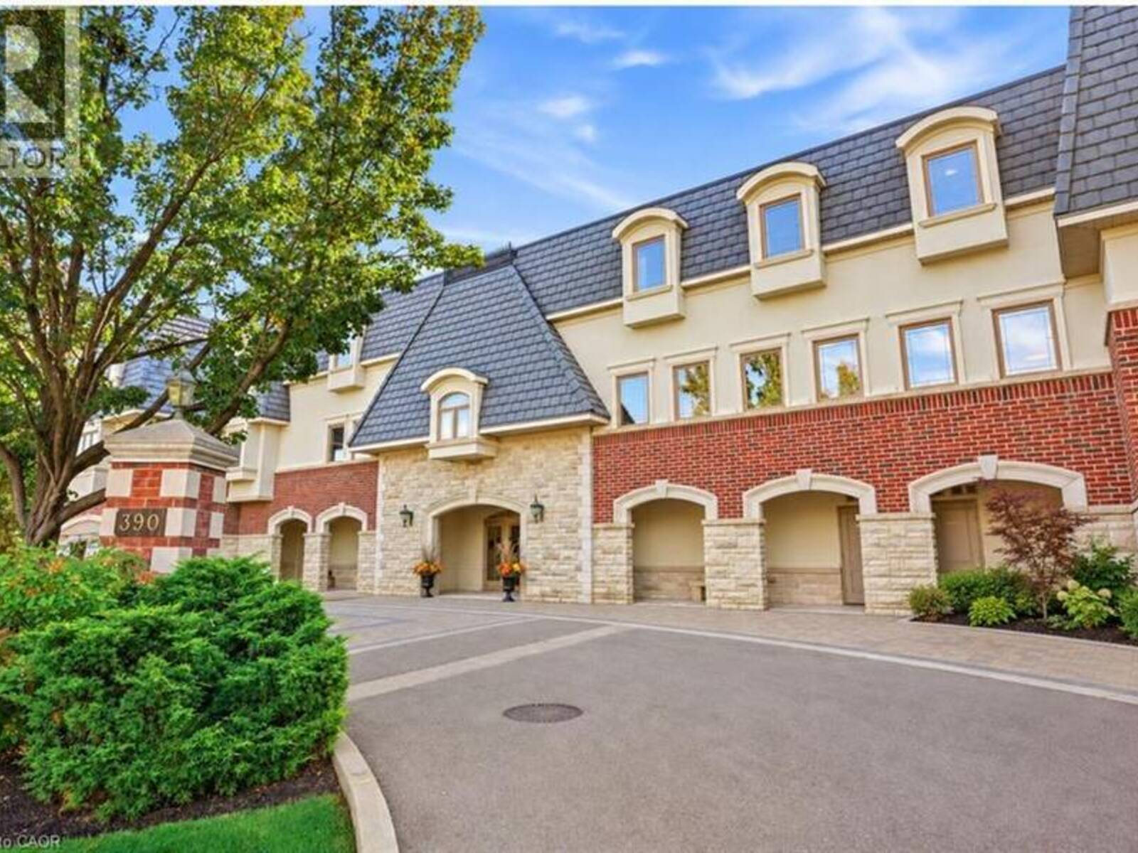 390 UPPER MIDDLE Road Unit# 301, Oakville, Ontario L6H 0A5