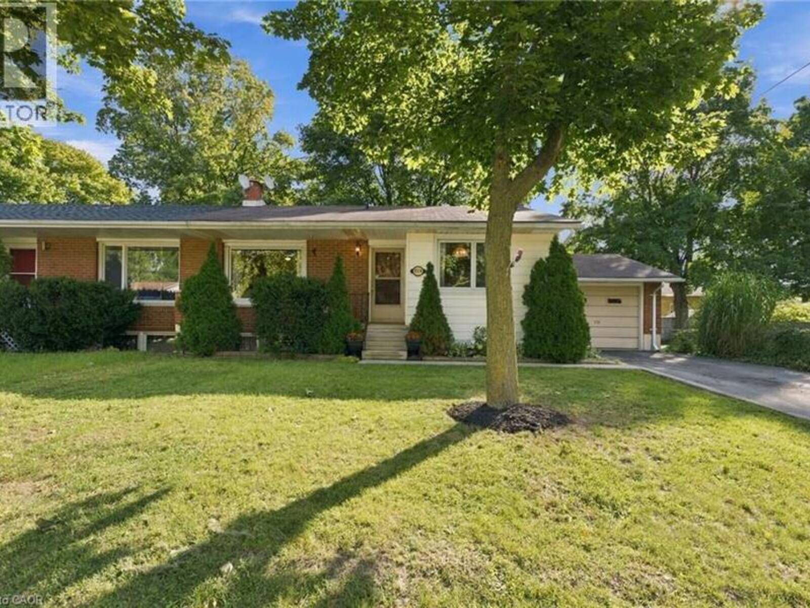 229 DRURY Lane, Strathroy-Caradoc, Ontario N7G 3E7