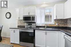 32 TWINOAKS Crescent | Hamilton Ontario | Slide Image Twelve