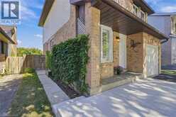 32 TWINOAKS Crescent | Hamilton Ontario | Slide Image Six