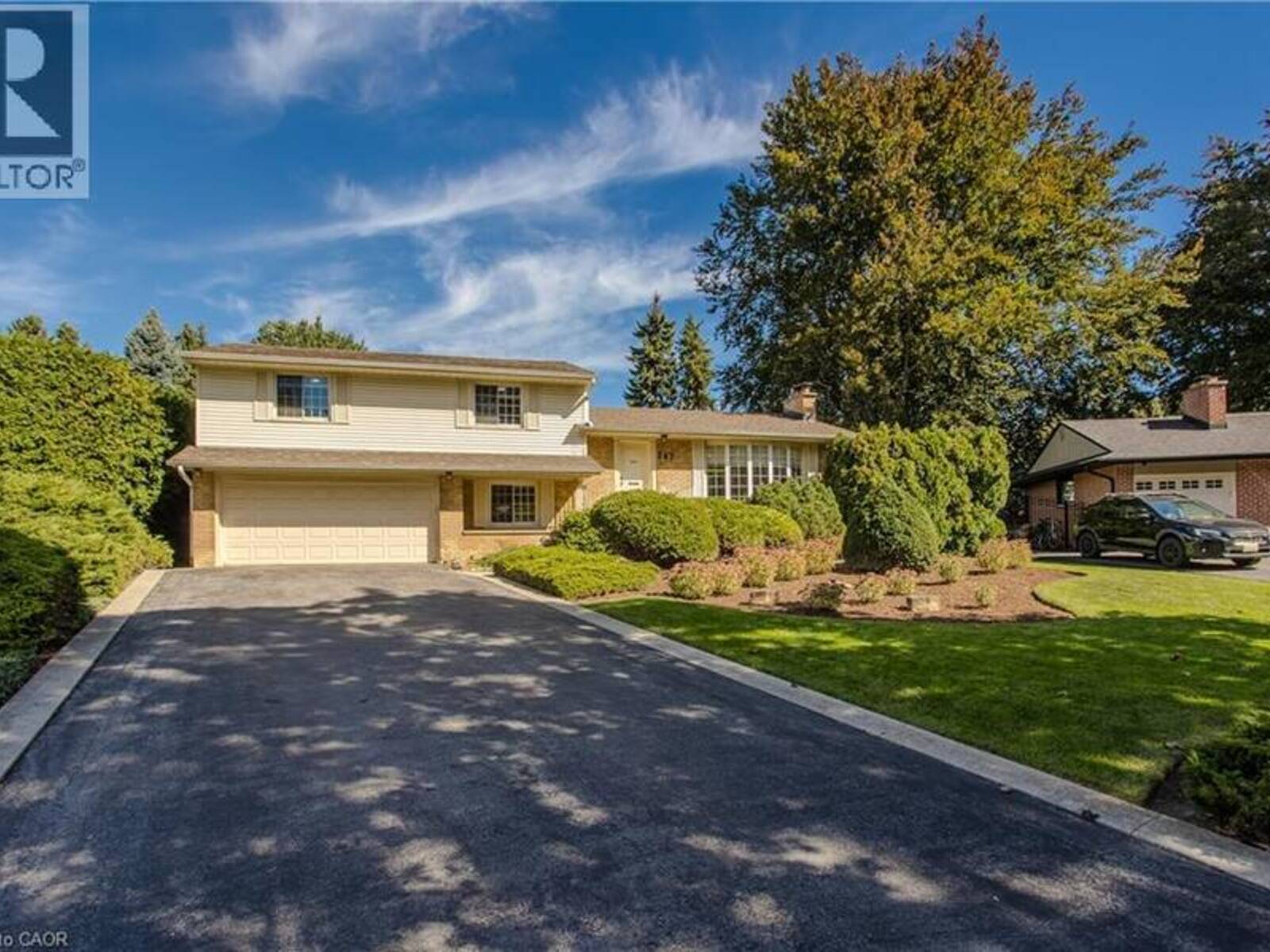 247 WALDEN Drive, Burlington, Ontario L7N 2A7