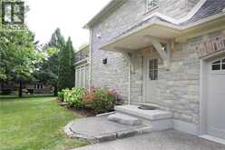 585 KIWANIS PARK Drive | Kitchener Ontario | Slide Image Four