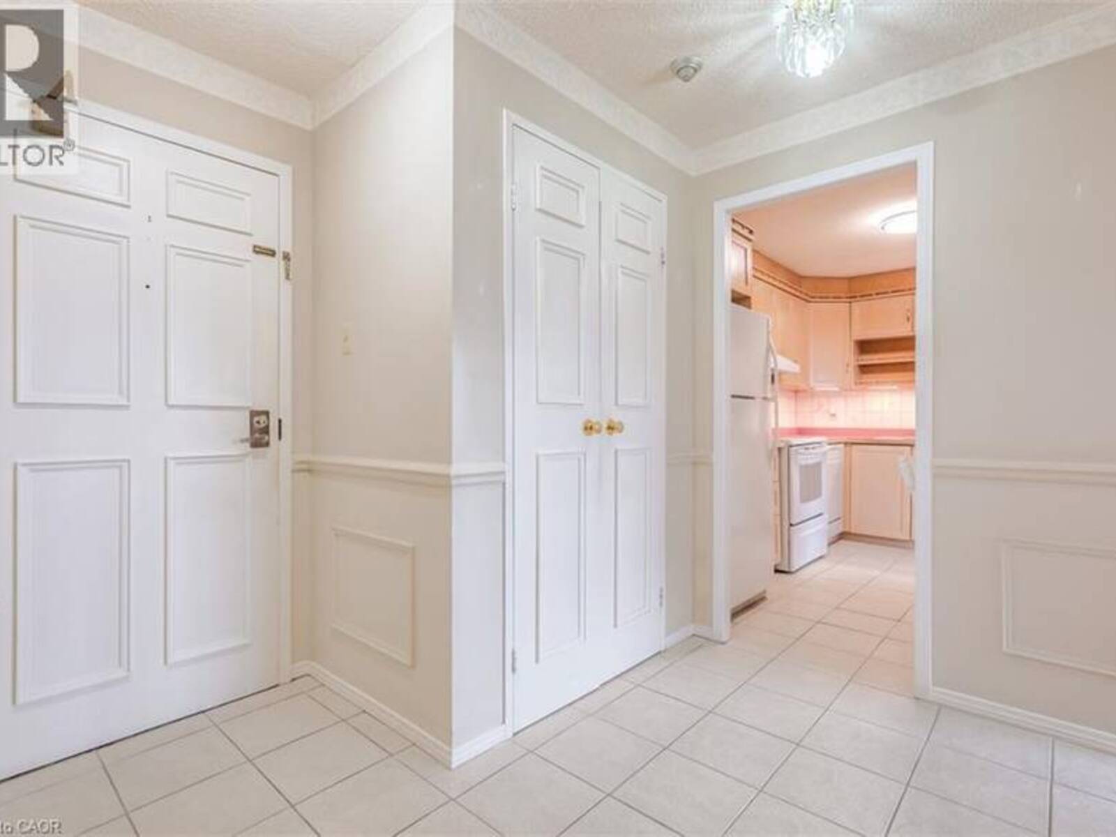 3695 KANEFF Crescent Unit# 612, Mississauga, Ontario L5A 4B6