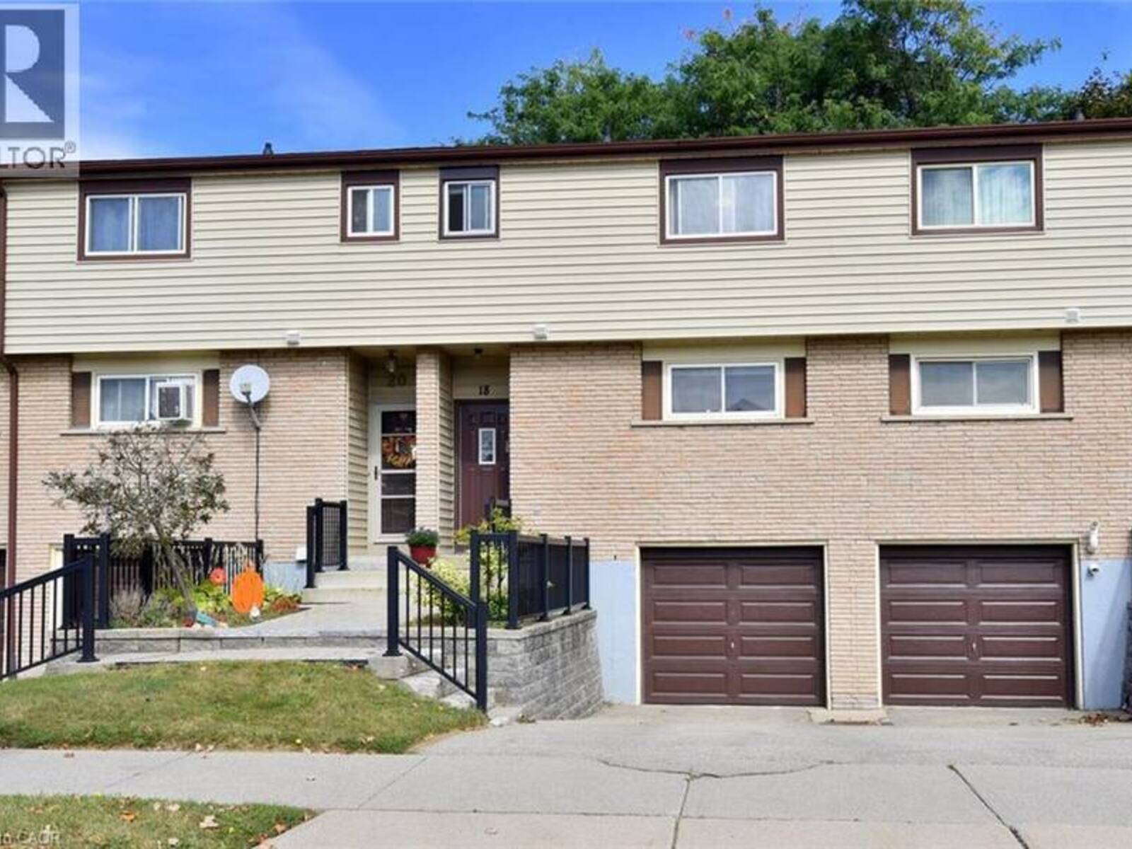 18 CLAUDETTE Gate, Hamilton, Ontario L9B 1T5
