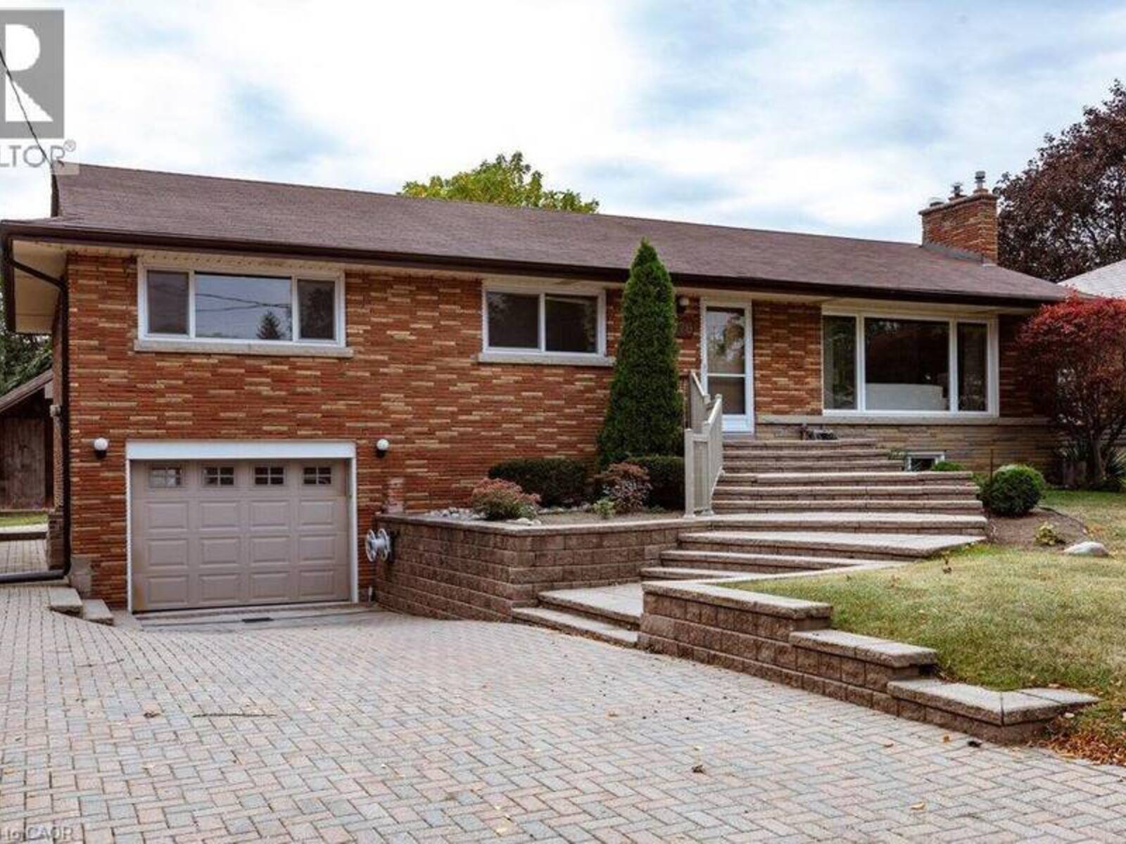 970 DANFORTH Avenue, Burlington, Ontario L7T 1S8