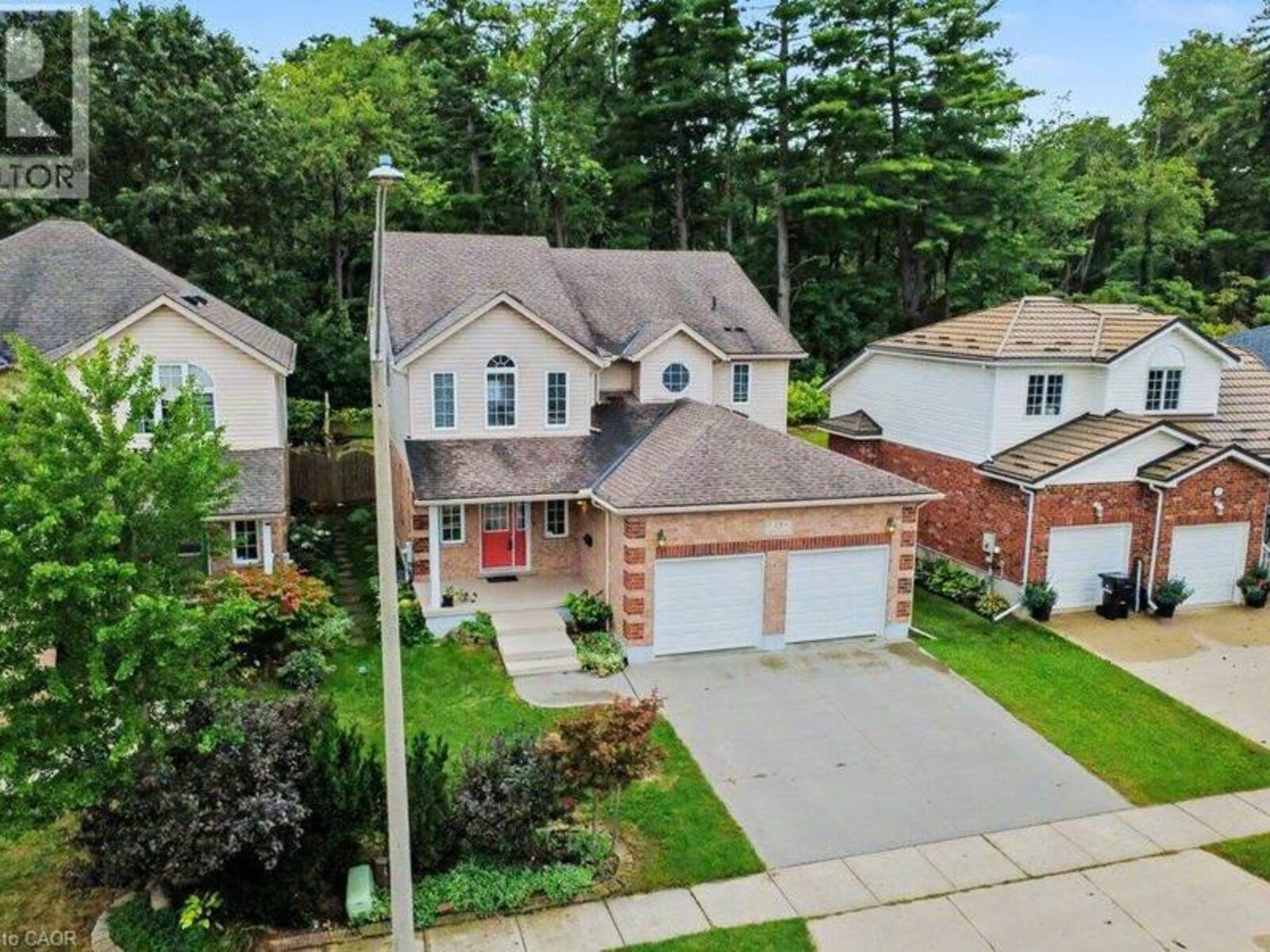 15 SIM Court, Cambridge, Ontario N1S 5B1