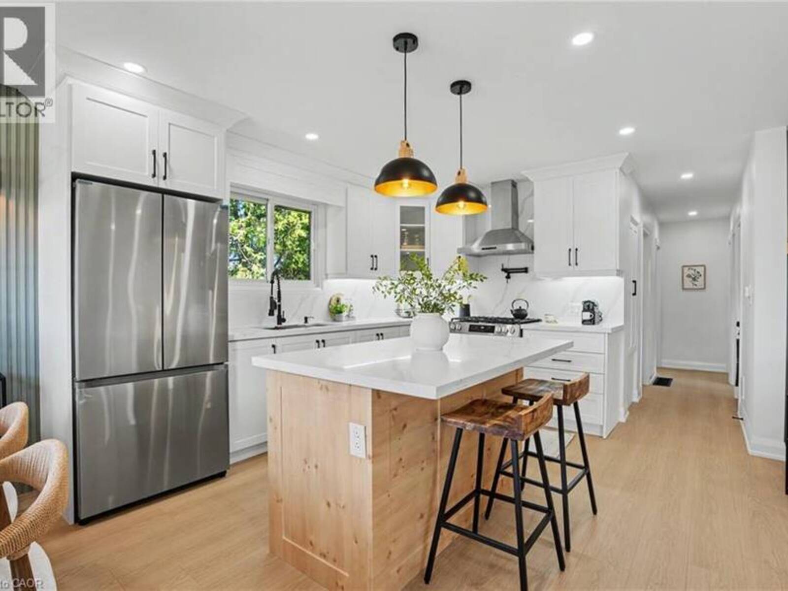 311 EAST 14TH Street, Hamilton, Ontario L9A 4C1