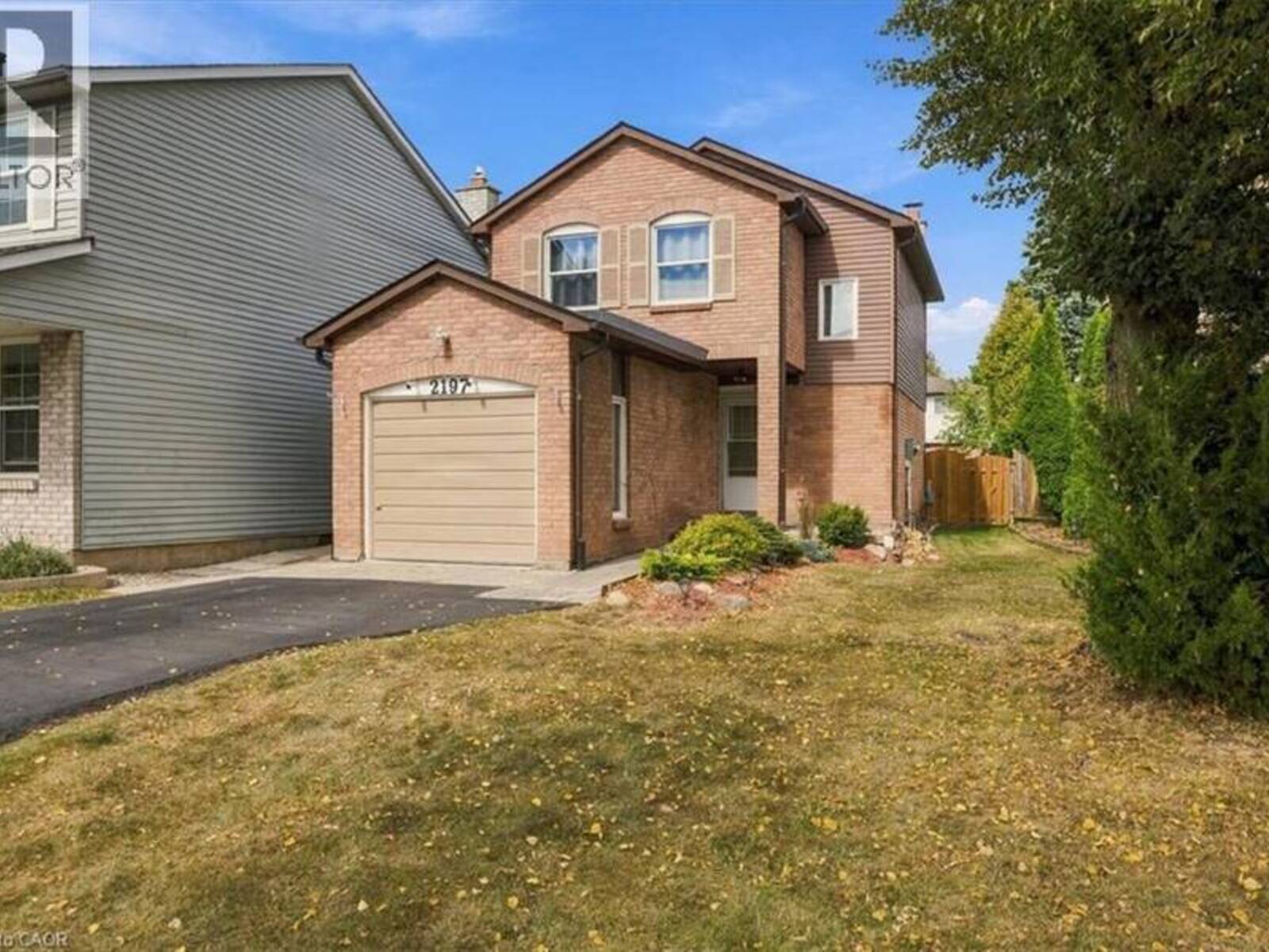 2197 PEMBROKE Court, Burlington, Ontario L7P 3X8