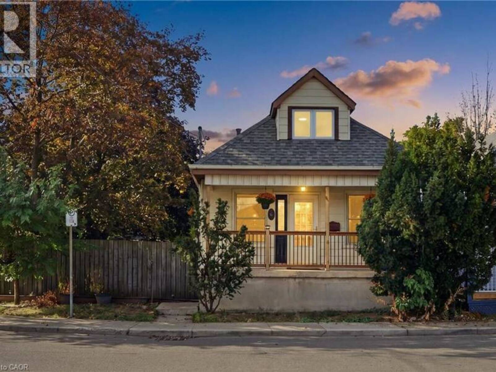 264 BRITANNIA Avenue, Hamilton, Ontario L8H 1X8