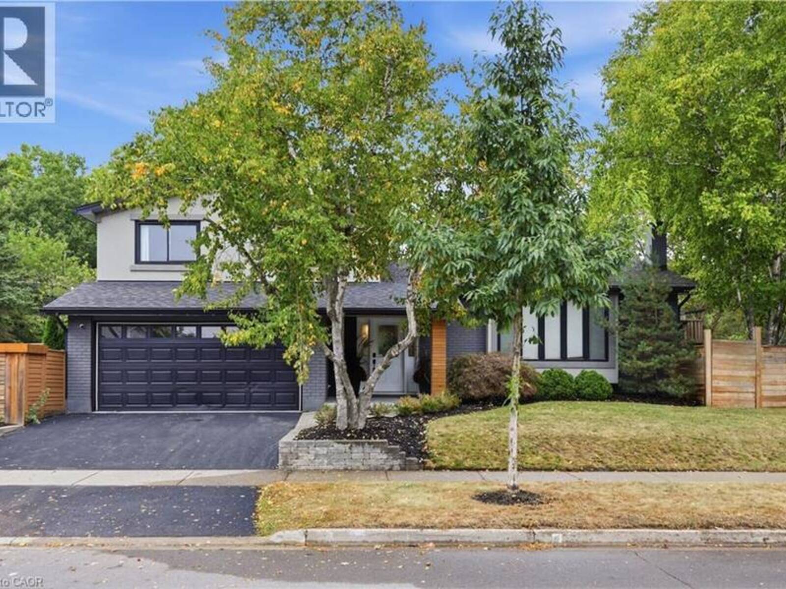 134 FAIRWOOD Place W, Burlington, Ontario L7T 4B6