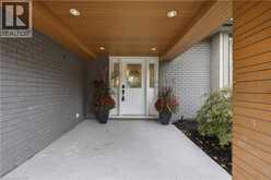 134 FAIRWOOD Place W | Burlington Ontario | Slide Image Four