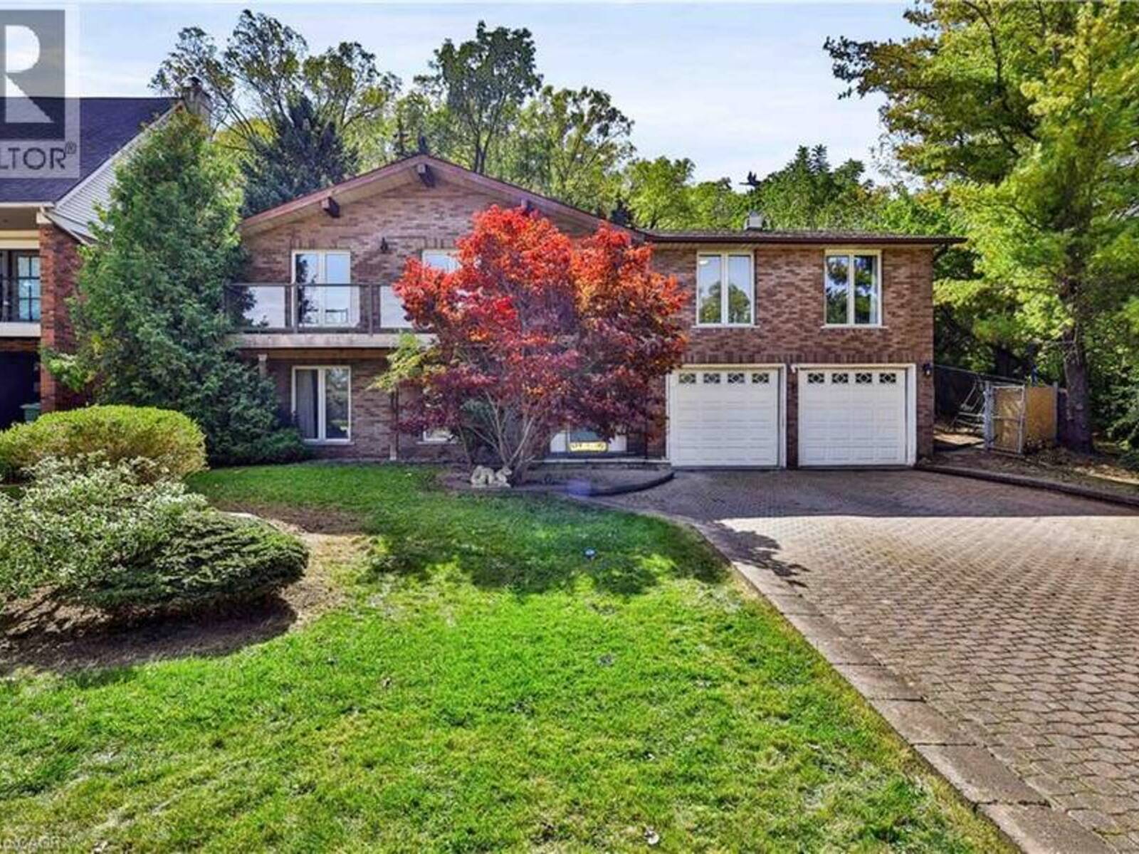 22 OAKRIDGE Drive, Hamilton, Ontario L8G 2T6