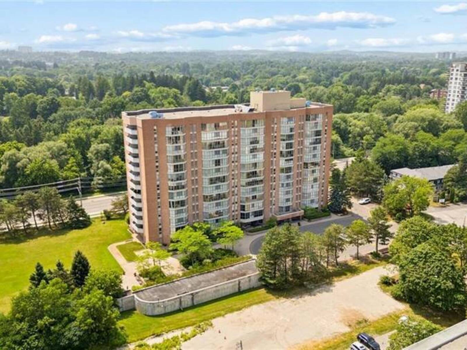 265 WESTCOURT Place Unit# PH9, Waterloo, Ontario N2L 6E4