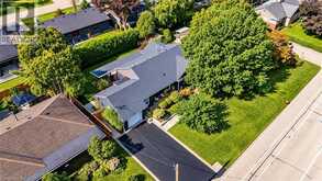 896 EAGLE Drive | Burlington Ontario | Slide Image Three