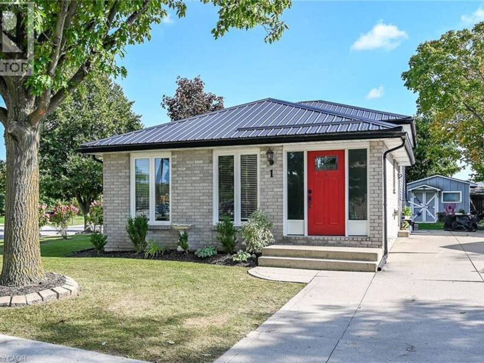 1 WOODFIELD Avenue, Townsend, Ontario N0A 1S0