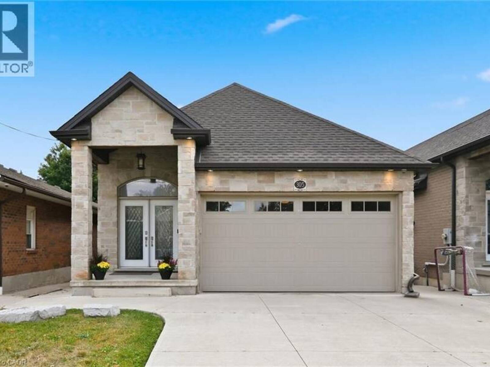 305 CALEDON Avenue, Hamilton, Ontario L9C 3C9