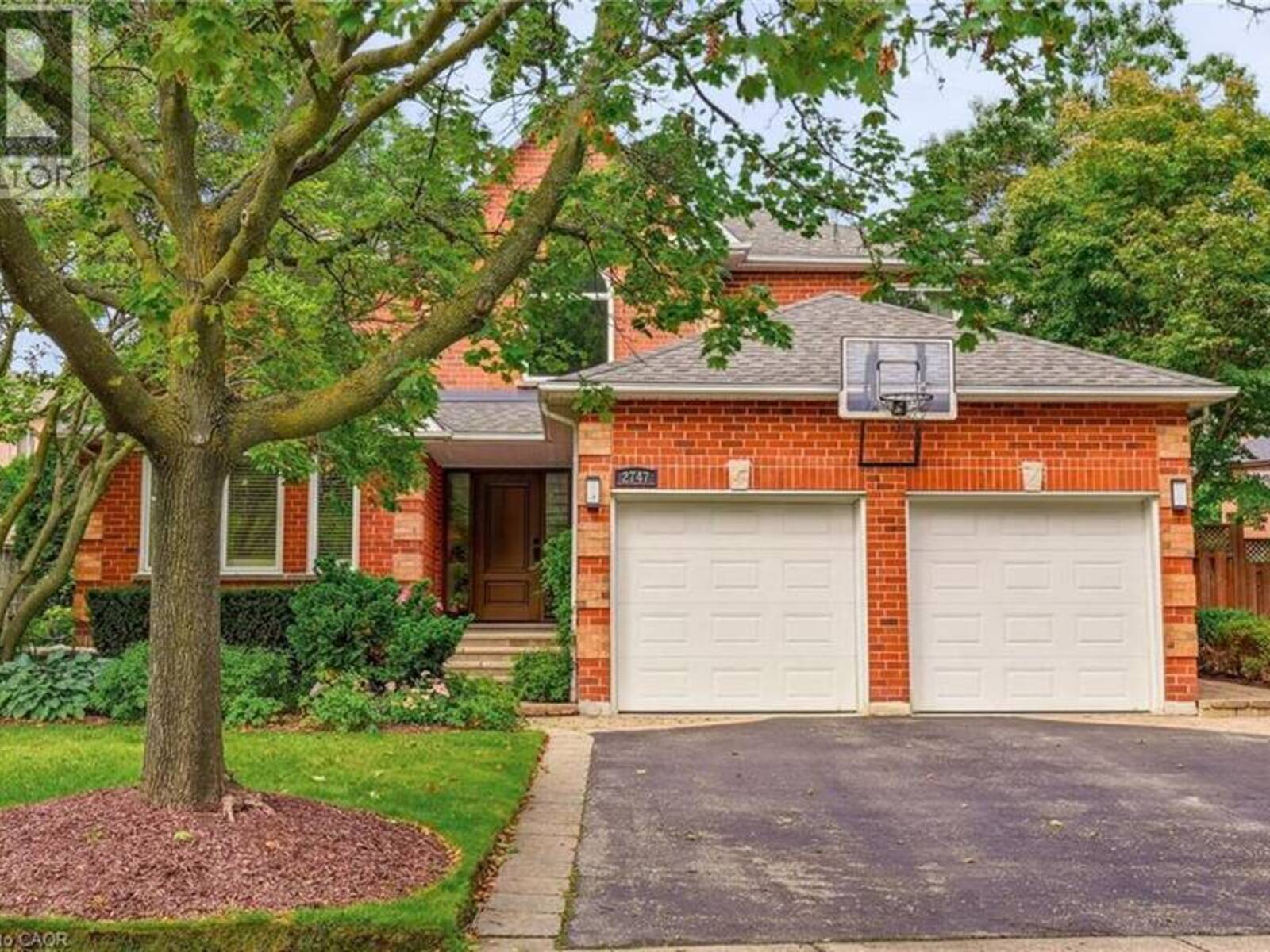 2747 TEAK Crescent, Oakville, Ontario L6J 7M7