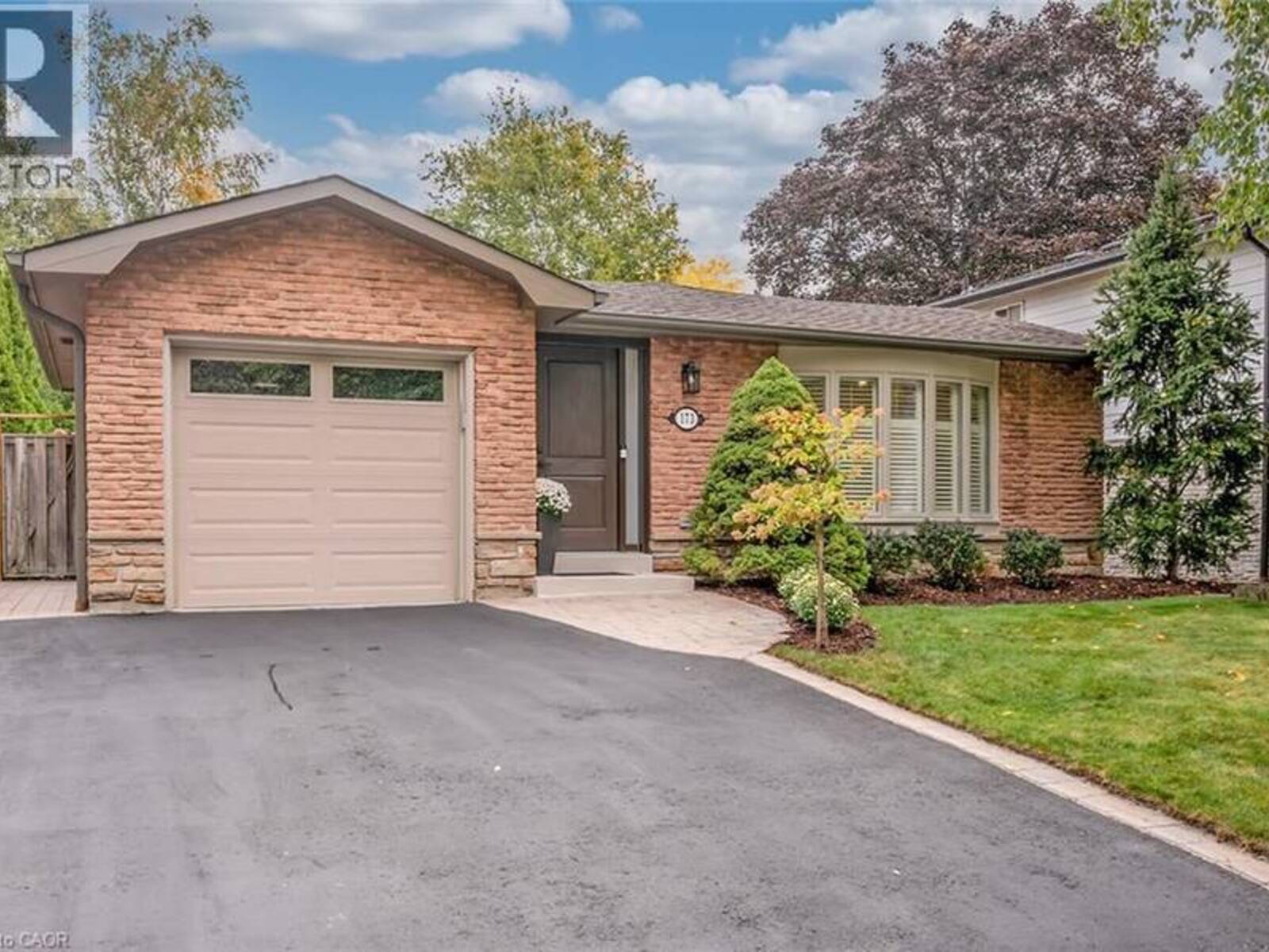 173 ARICHAT Road, Oakville, Ontario L6J 5N5