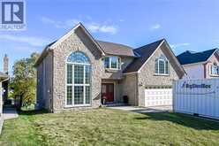 196 BLUEBELL Crescent | Ancaster Ontario | Slide Image Three