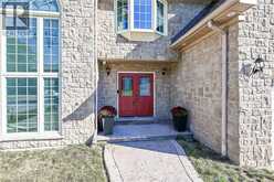196 BLUEBELL Crescent | Ancaster Ontario | Slide Image Four