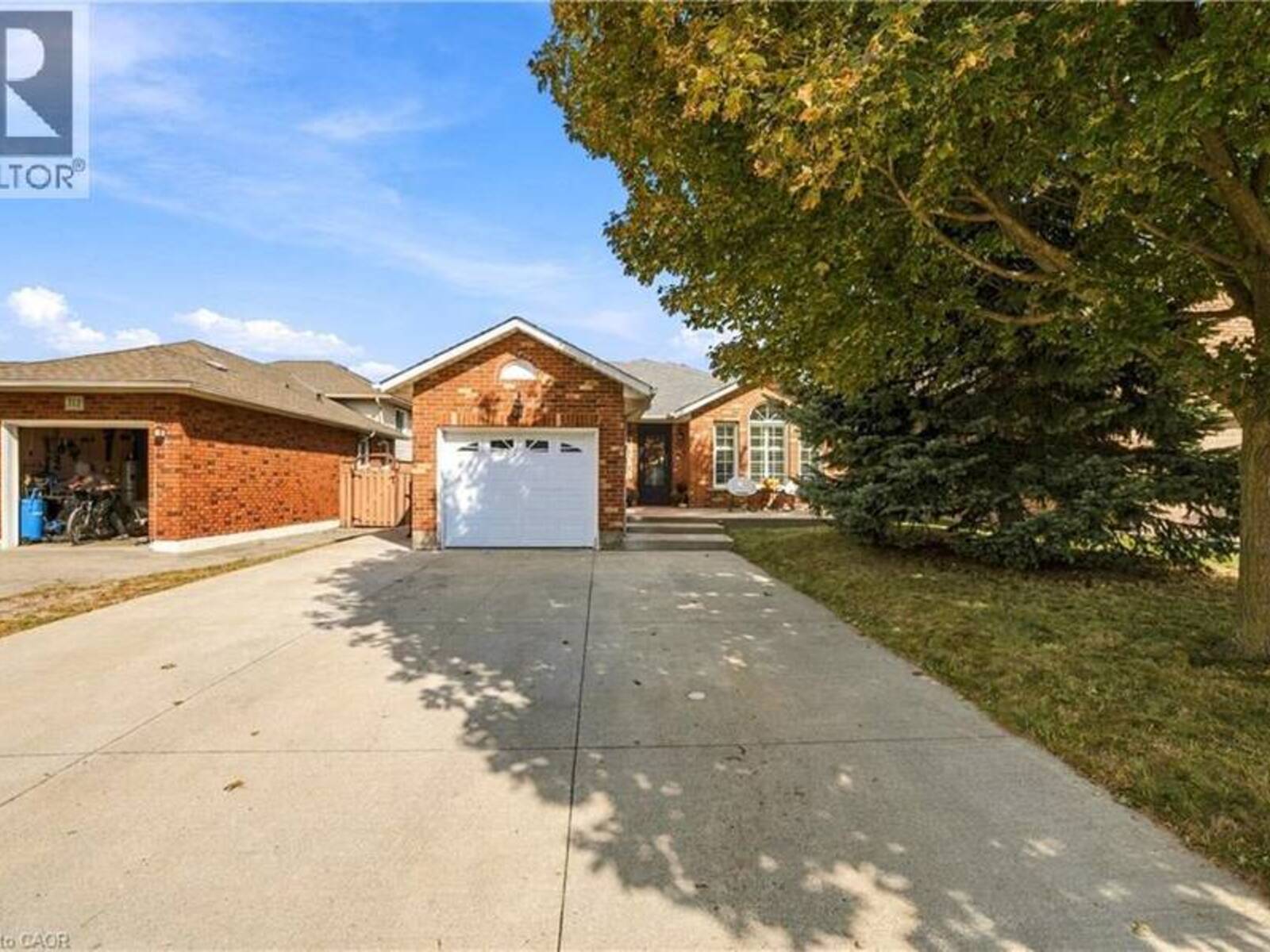 776 ACADIA Drive, Hamilton, Ontario L8W 3V2