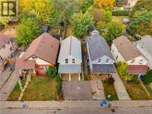 20 HOUSE Avenue | Brantford Ontario | Slide Image Nineteen