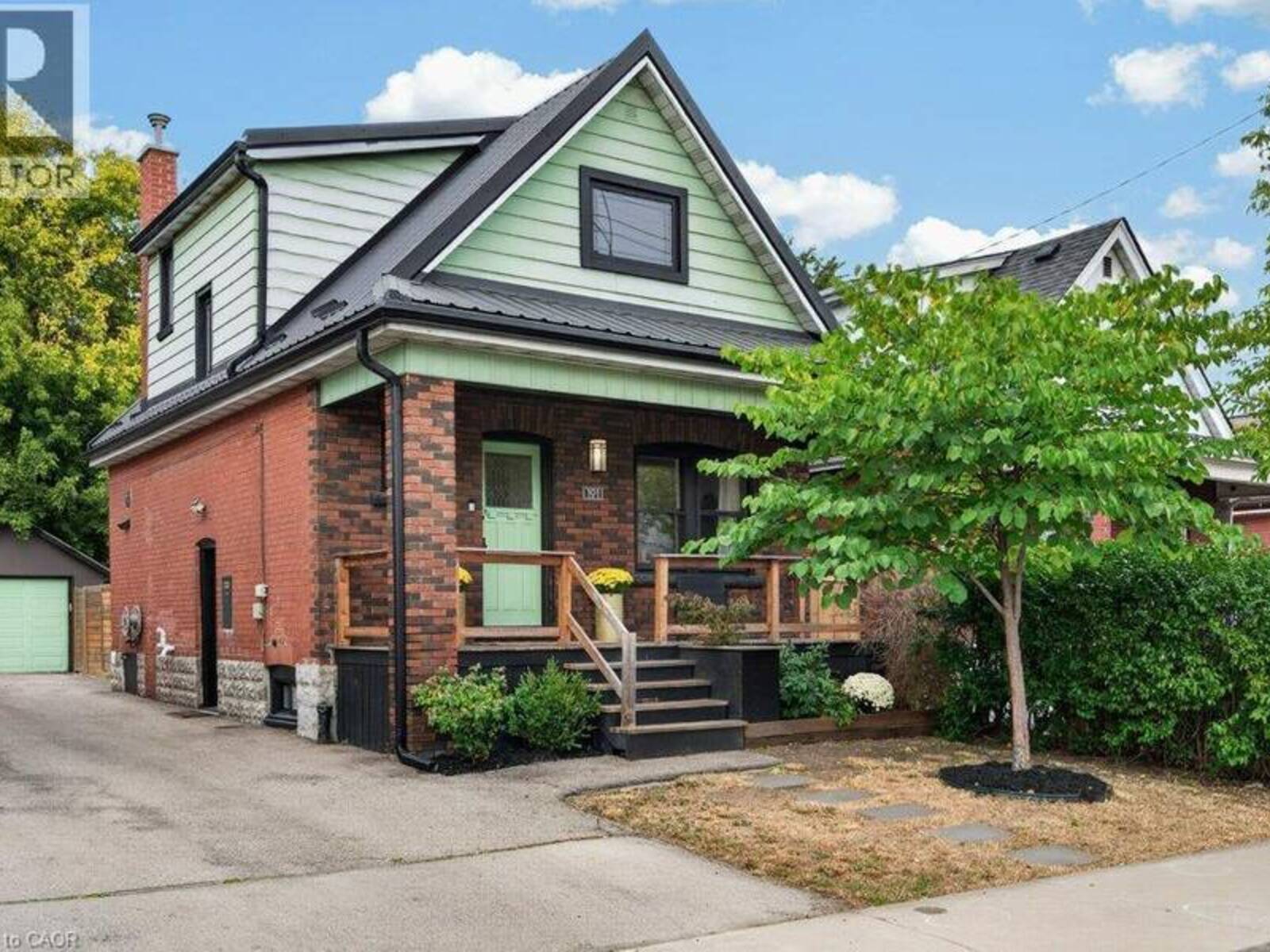 101 COPE Street, Hamilton, Ontario L8H 5B1