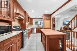 31 BERRISFIELD Crescent | Hamilton Ontario | Slide Image Thirteen