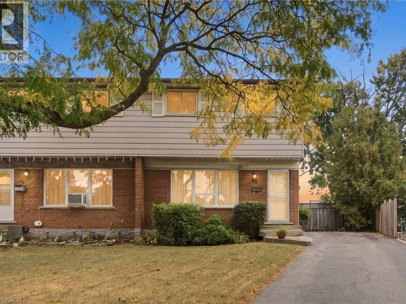 48 RALEIGH Court, Hamilton, Ontario L8W 1H1