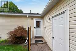 376 SILVERBIRCH Boulevard | Hamilton Ontario | Slide Image Three