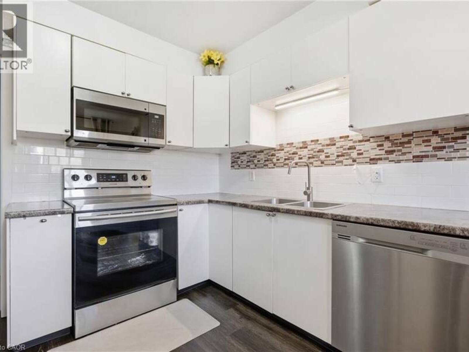 423 WESTWOOD Drive Unit# 43, Kitchener, Ontario N2M 5B5