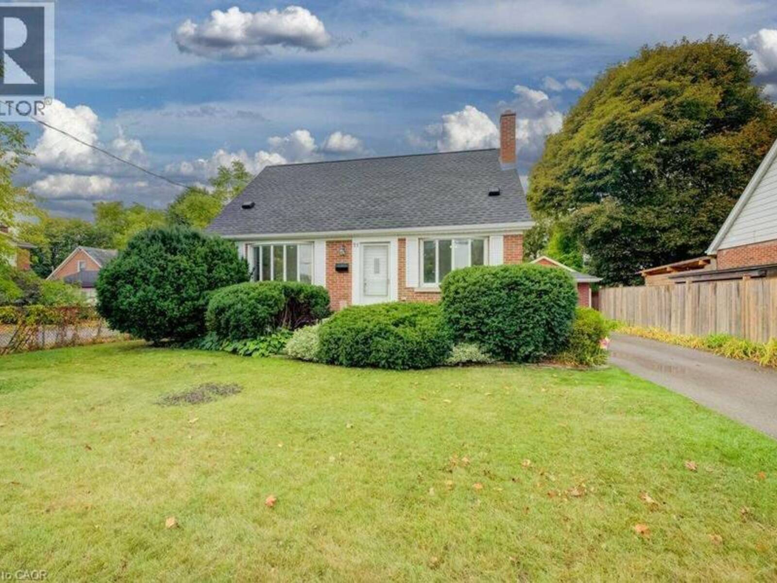 37 MARGARET Avenue N, Waterloo, Ontario N2J 3P3