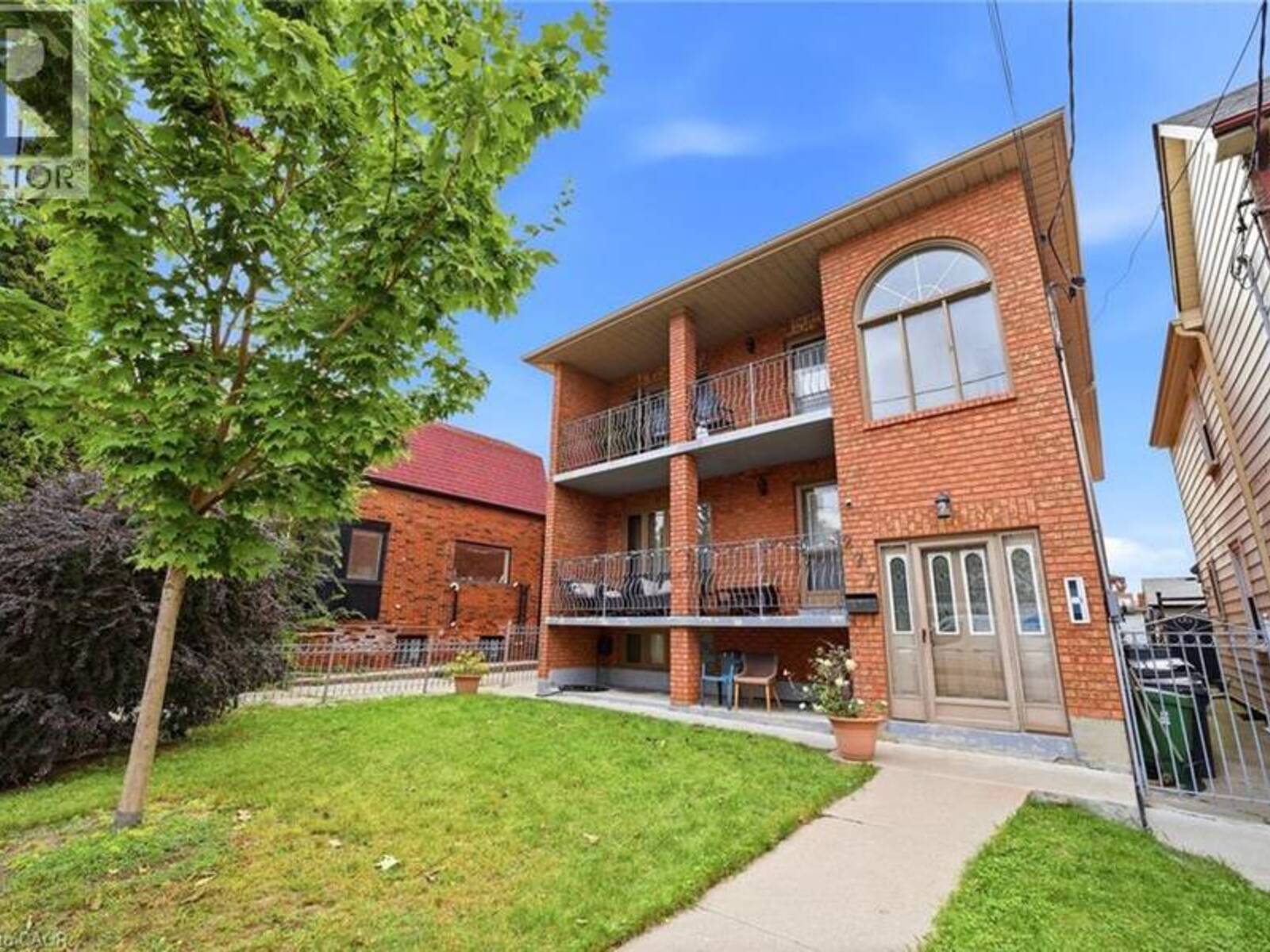277 HARVIE Avenue, Toronto, Ontario M6E 4L1