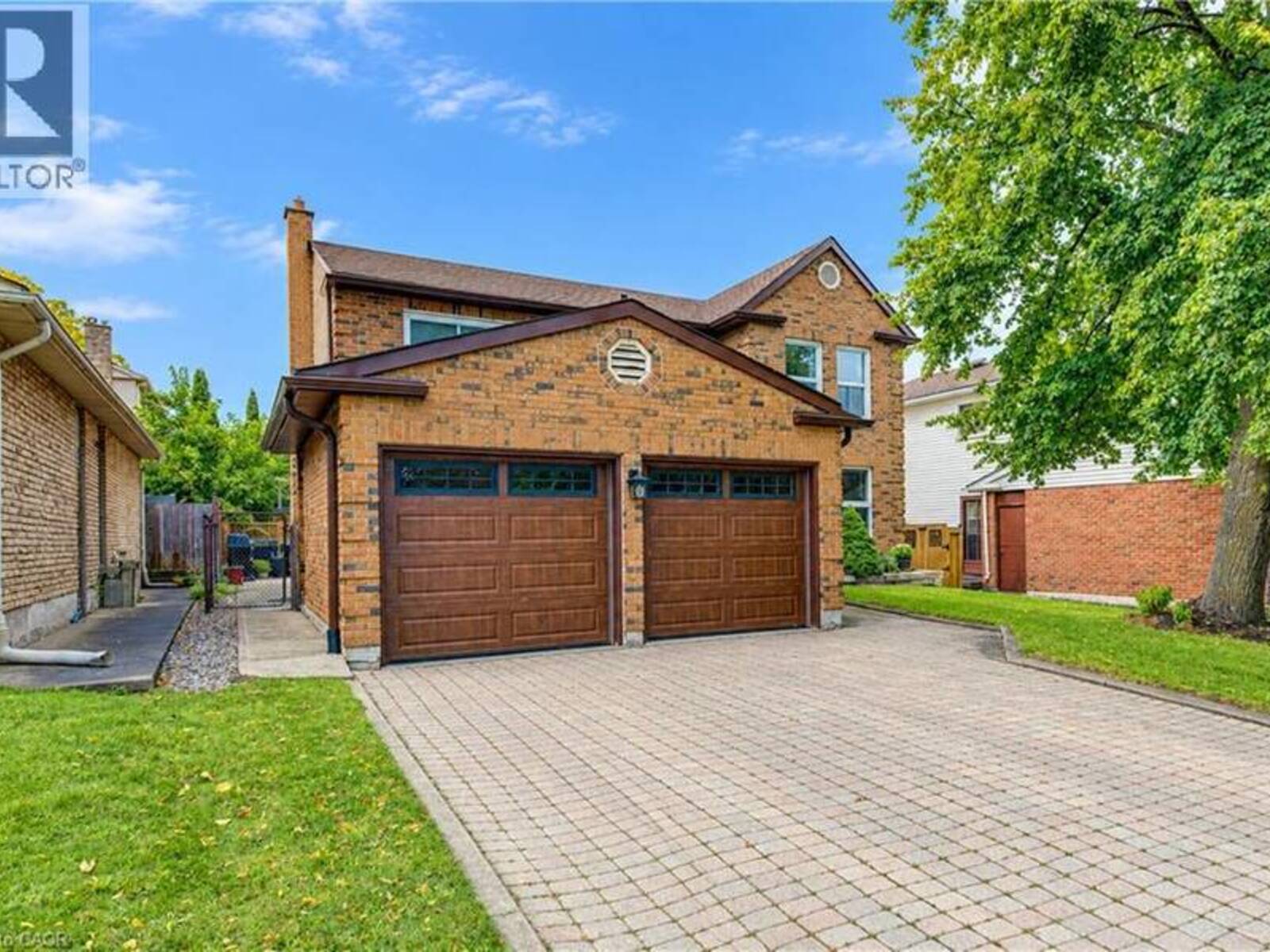 104 DEERWOOD Crescent, Kitchener, Ontario N2N 1R3