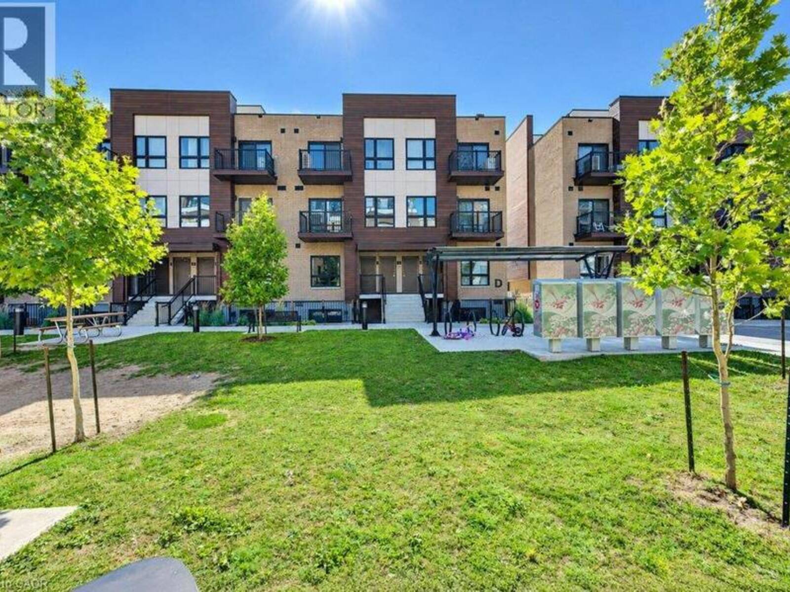 10 PALACE Street Unit# D16, Kitchener, Ontario N2E 0J3