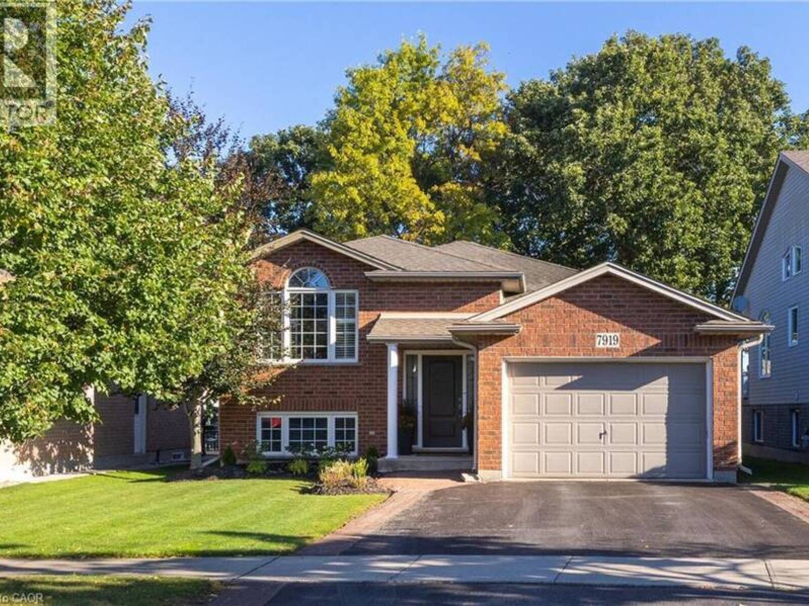 7919 FLEMING Drive, Niagara Falls, Ontario L2H 3H9