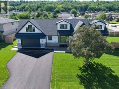 24 ROYCE Avenue Hamilton Ontario, L8G 3B5