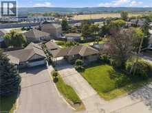 691 WINSTON Road | Grimsby Ontario | Slide Image Thirty-two