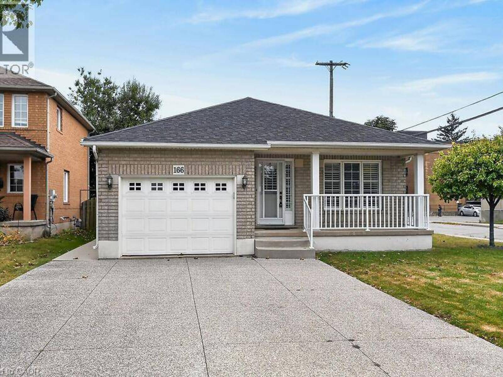 166 TOBY Crescent, Hamilton, Ontario L8T 2P2